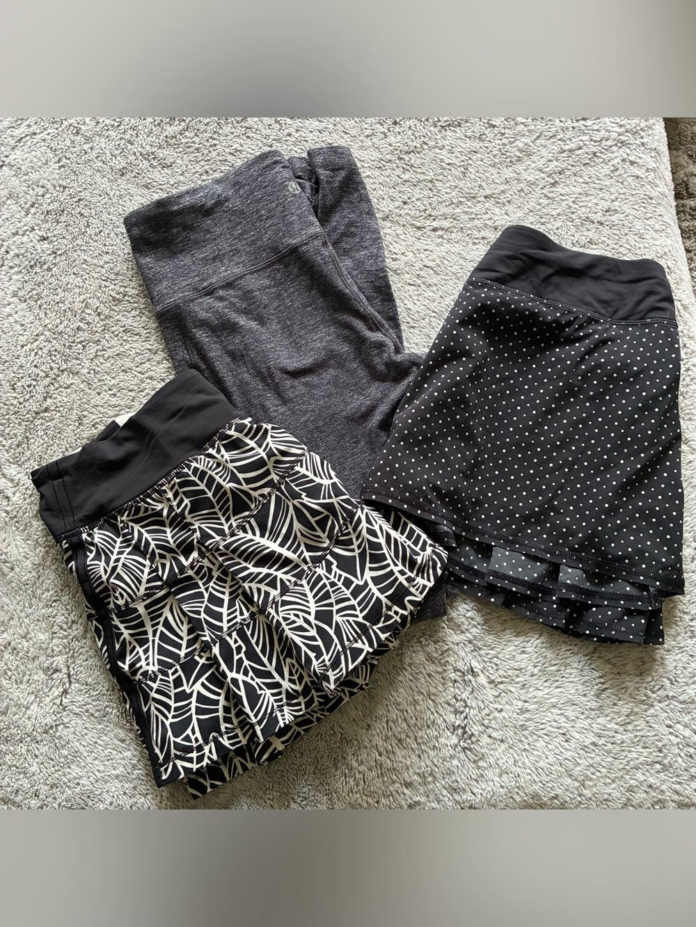 lululemon Size 8  Bundle 2 Printed Skorts & Grey Ruched Leggings